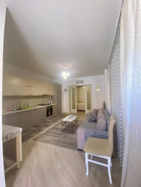 Arlis Home